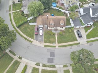 1099 Scott Dr, Valley Stream, NY 11580