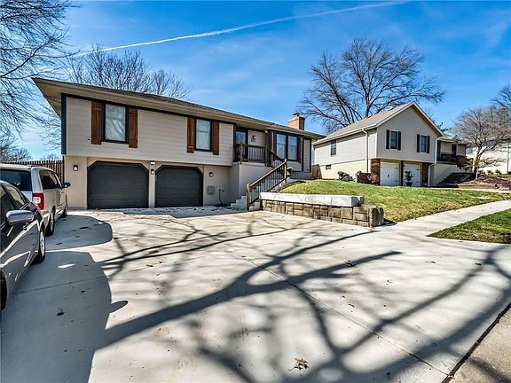 2nd image of 801 SW 29th St
