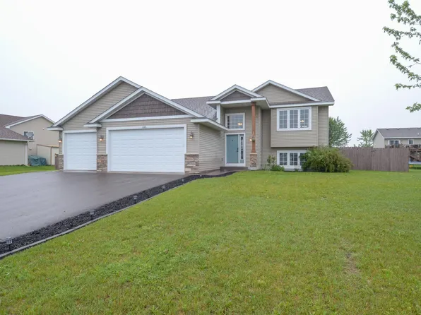 1046 Roosevelt St S, Cambridge, MN 55008