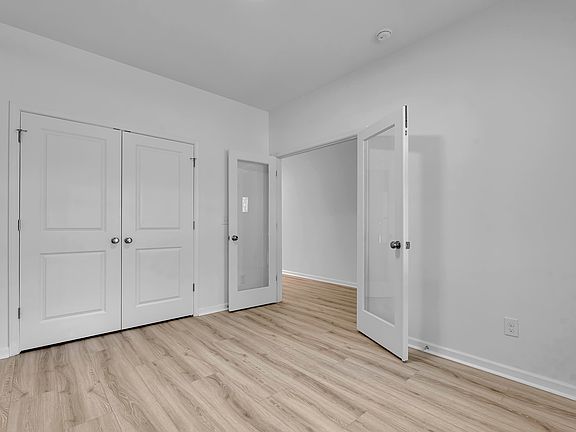 5th image of 556 Sand Clay Rd