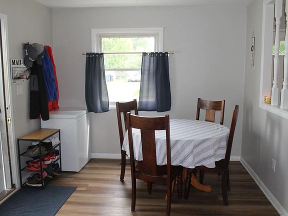 3rd image of 391 Burdel Dr