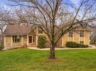 20414 Crickett Ln, Lenexa, KS 66220
