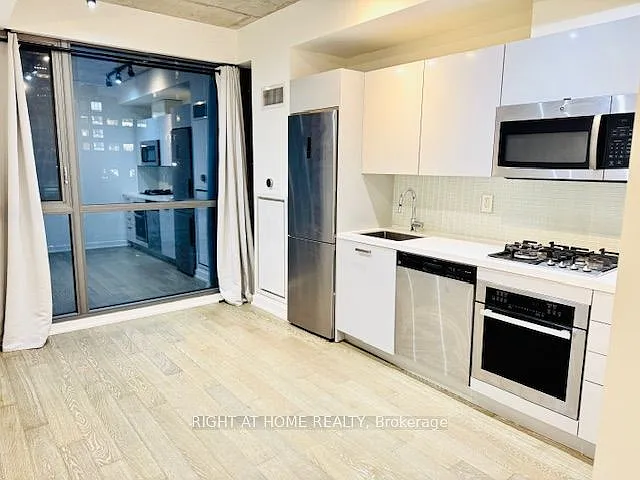 39 Brant St #304 — Photo 12