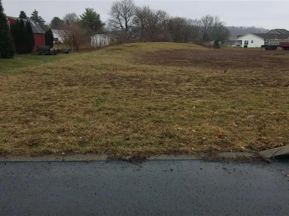 39 Oak Ave, Halifax, PA 17032