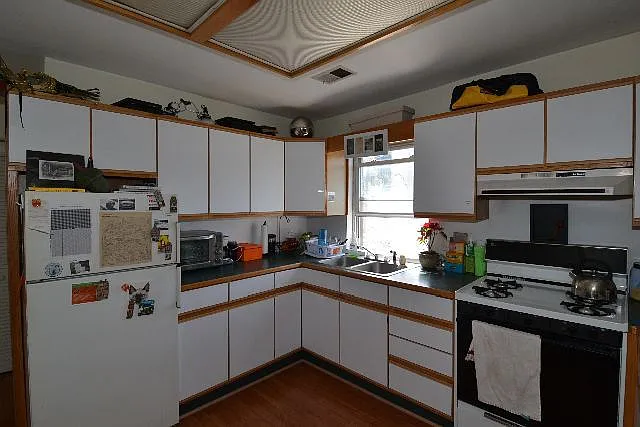 Majestic 1 Bed, 1 Bath at Ashland + Byron (Wrigleyville) — Photo 3