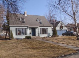 1029 4th St NE, Devils Lake, ND 58301