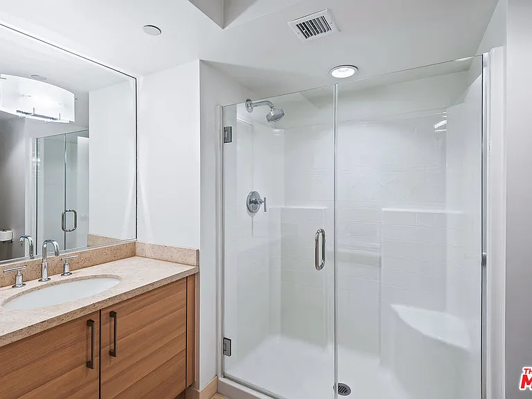 13650 Marina Pointe Dr #704 — Photo 21