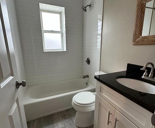 5th image of 26 Lindsley Ave #3L