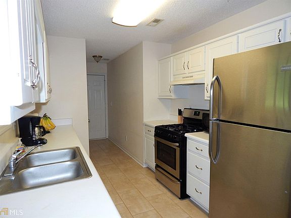 4th image of 29 Paces Landing Ct