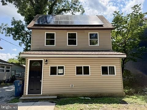 1st image of 212 W 7th St