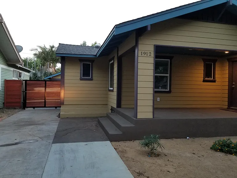 1912 E Florida St — Photo 31