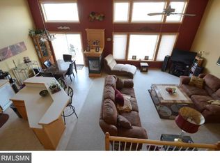 22513 Evergreen Cir, Forest Lake, MN 55025