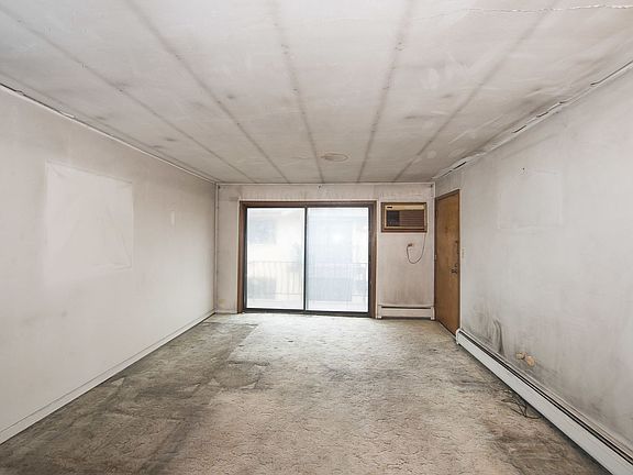 5th image of 7224 W Wrightwood Ave APT 302