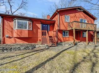 160 Runnymede Dr, East Stroudsburg, PA