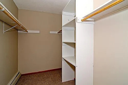 Centennial Plaza Apartments — Photo 9