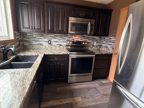 15516 Flyboat Ln, Apple Valley, MN 55124