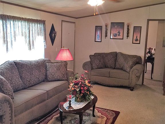 3rd image of 500 Birchwood Cir