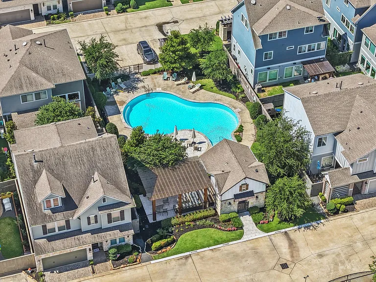 1423 Biondo Way — Photo 45