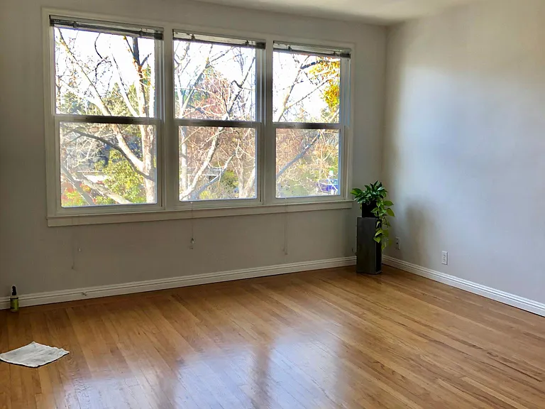 555 Miramonte Ave — Photo 5