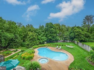 3917 Fessenden St NW, Washington, DC