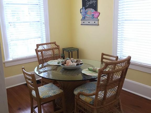 Breakfast room