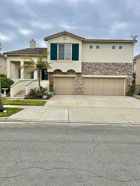 1211 Chesapeake Dr
