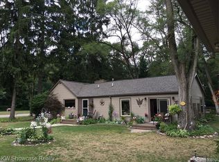 4287 Newton Rd, Commerce Township, MI 48390