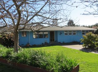 1014 Riverside Dr, Rio Dell, CA 95562