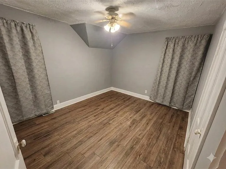 109 Cleveland St — Photo 3
