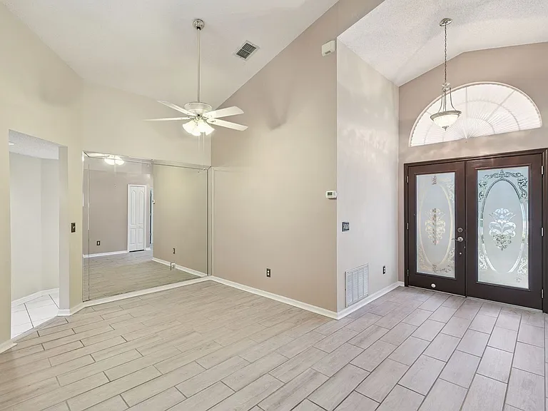 13750 Huntwick Dr — Photo 5