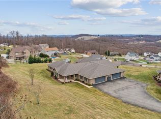 6263 Overlook Ln, Rostraver Township, PA 15012