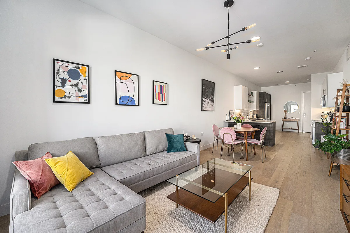 Building Photo - 2550 Lawrence St #303