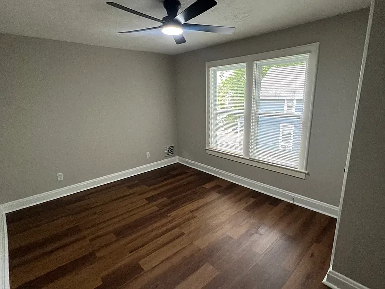486 & 488 Southwood Ave #486 — Photo 17