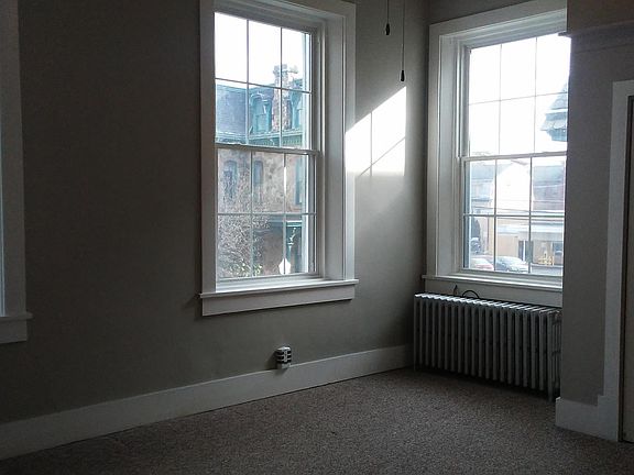 Spacious living room