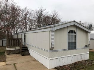 317 Meadow Ridge Ln, Pacific, MO 63069