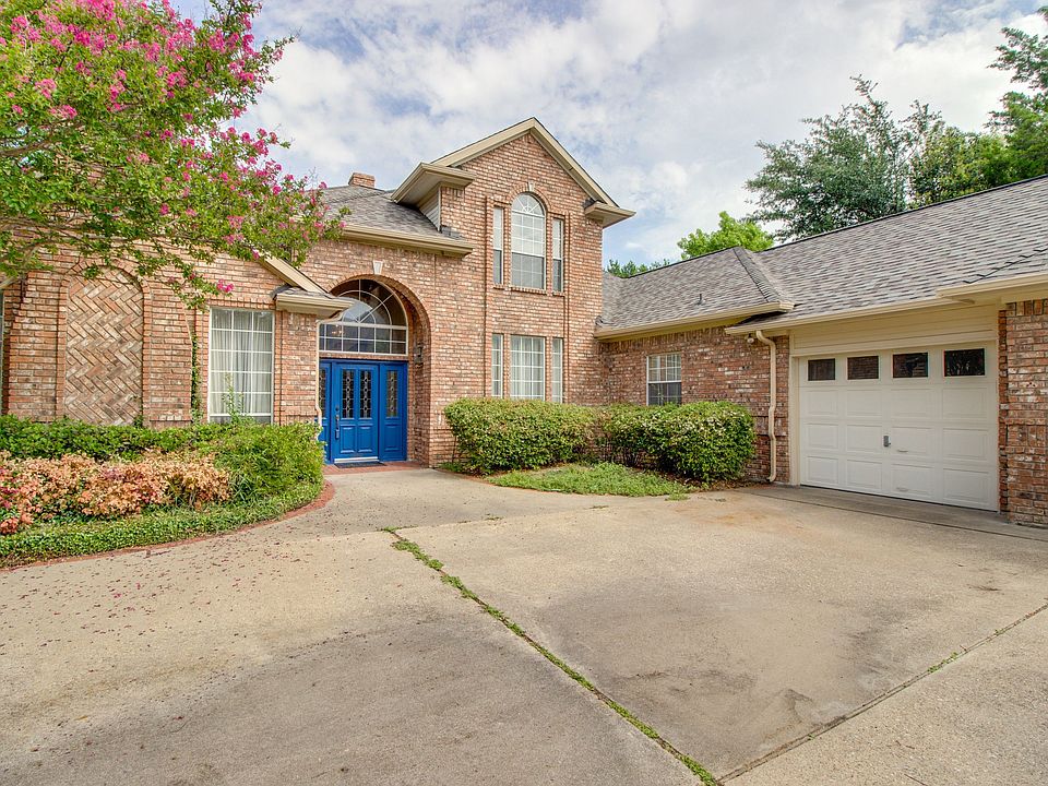 2_1580ChampionsDrive-6.jpg