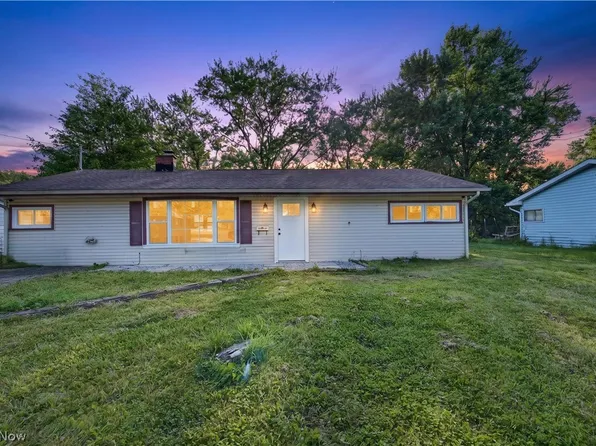 2476 Amberly Dr, Youngstown, OH 44511