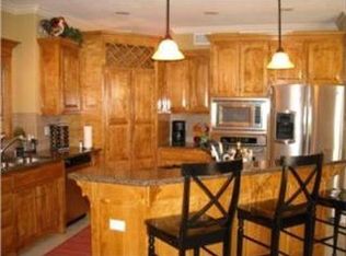 9610 Deer Run St, Lenexa, KS 66220