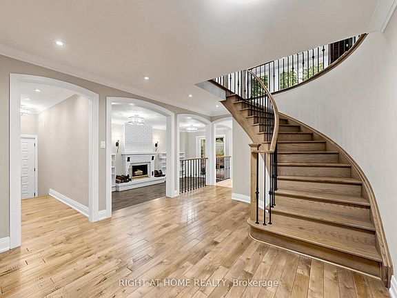 5th image of 67 Bonnyview Dr