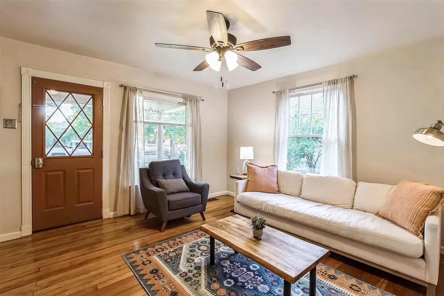 2 bed, 974 sqft, $2,000 — Photo 2