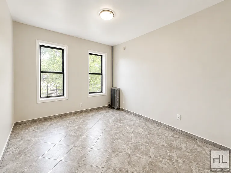 81 Bay 22nd St #C2 — Photo 4