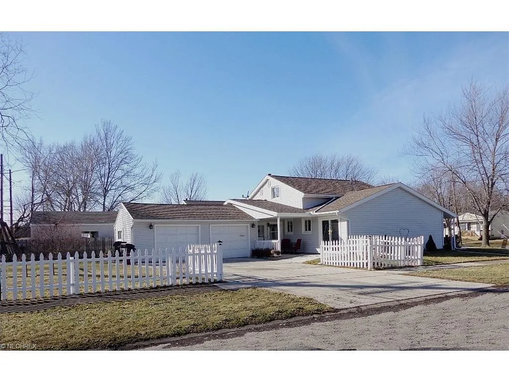 741 Thornwood Blvd photo 1