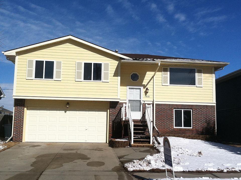 1st image of 1618 L Ave