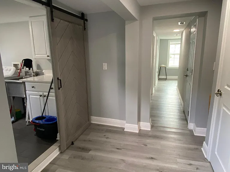 522 W King St — Photo 38