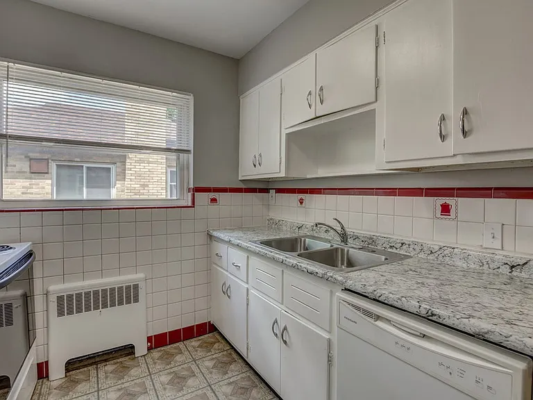 1672 Llanfair Ave #3 — Photo 10