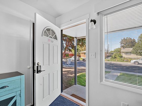 2nd image of 923 Tanager Dr