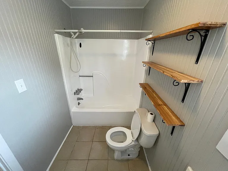 552 Pulaski St — Photo 61