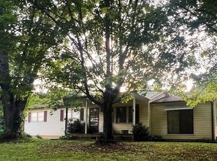 48 Lbj Ln, Eagle Rock, VA 24085