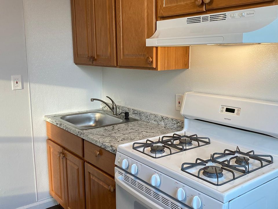 1st image of 166 Cortlandt St #2W