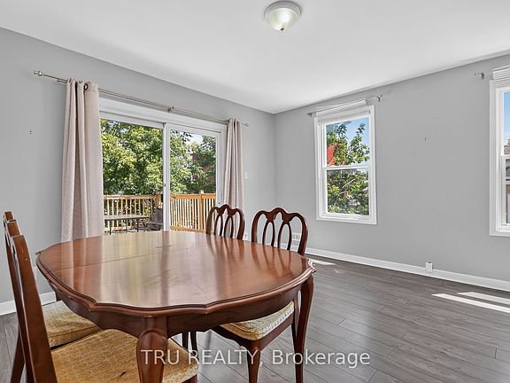 5th image of 45 Bell St N